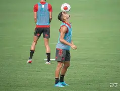 亚博体育app官网-关键时刻意甲传出新动向，西汉姆更衣室发声，管理层表态——质疑声仍在，高层口径保持一致