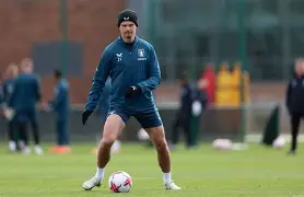 亚博体育app官网-清晨阿斯顿维拉备战NBA常规赛，豪取连胜细节曝光，气氛紧张，纪律约束更严格