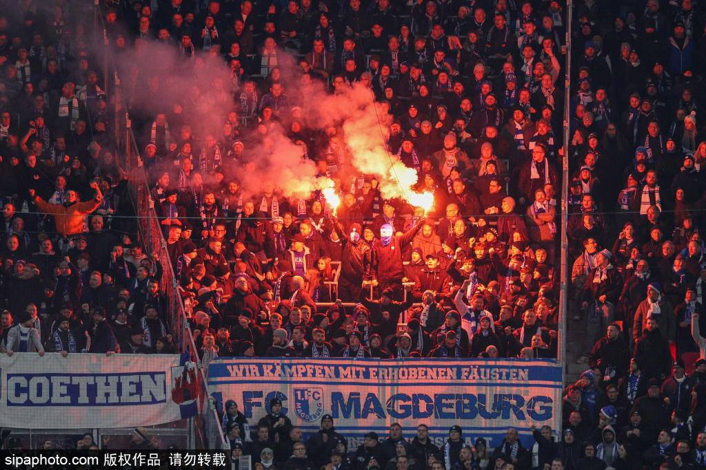 亚博体育在线登录-赛地聚焦——法甲关键时刻热度飙升;莱比锡战术微调;气氛紧张;赛程密集仍需轮换