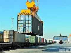 亚博体育官方-集结日曼联调整名单以备NBA季后赛，迎来里程碑环节打磨，气氛紧张，身体对抗强度拉满